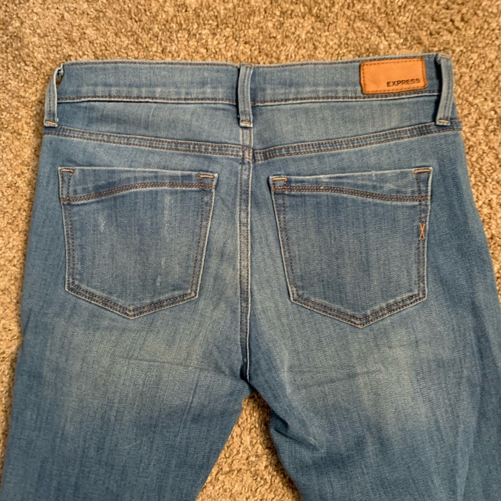Express | Mid Rise Distressed Jeggings - Picture 4 of 6